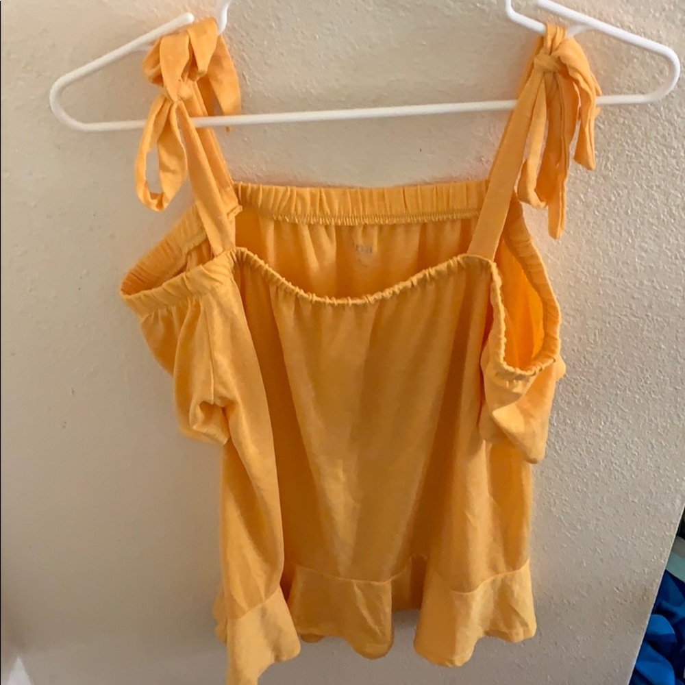 Host Pick🎉 a.n.a. yellow off the shoulder tie top